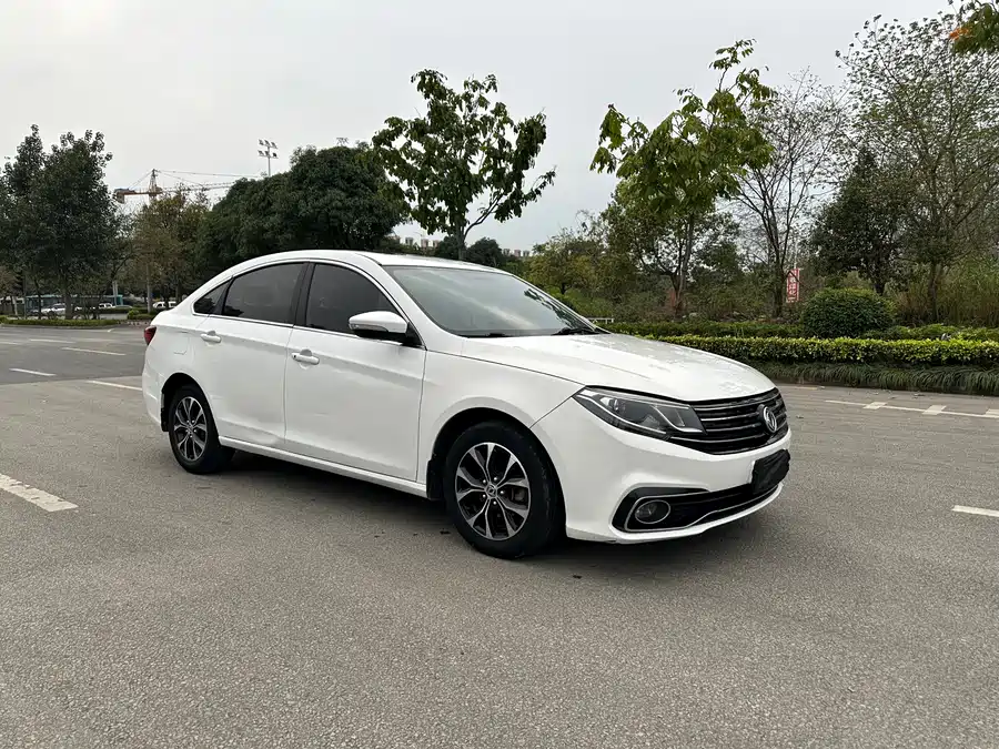 Dongfeng Jingyi S50