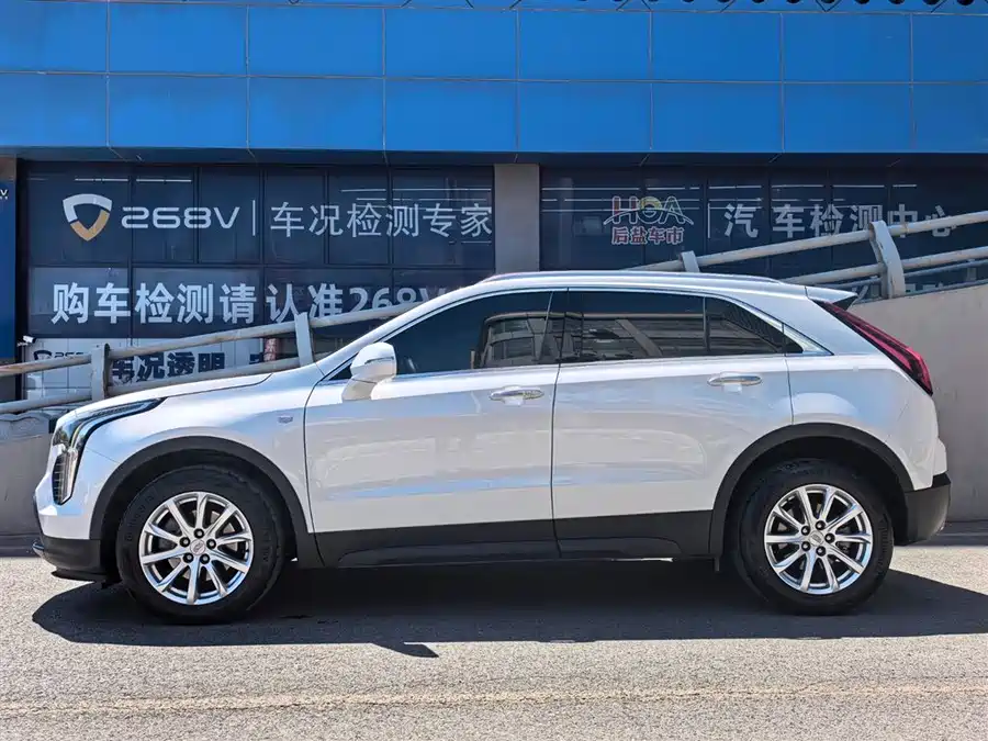 Cadillac XT4