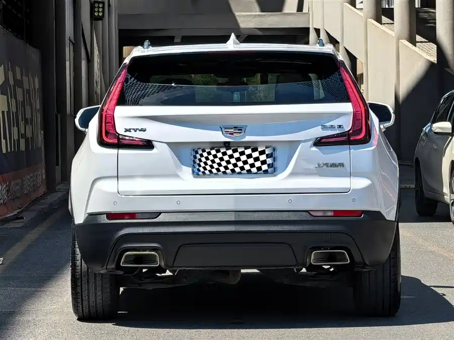 Cadillac XT4