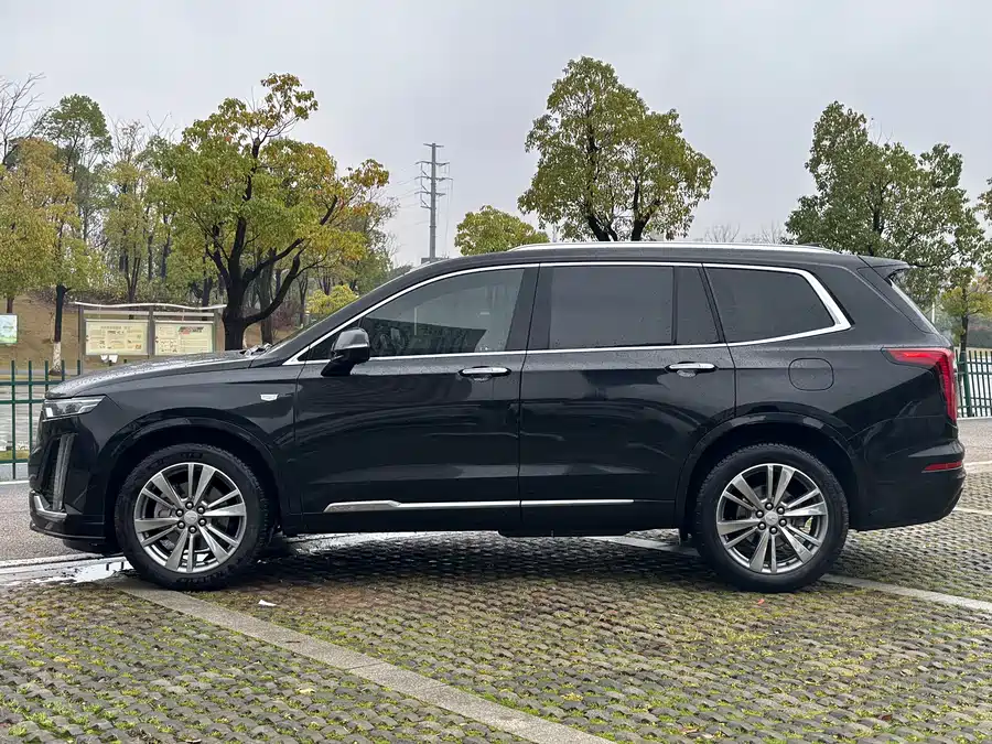 Cadillac XT6