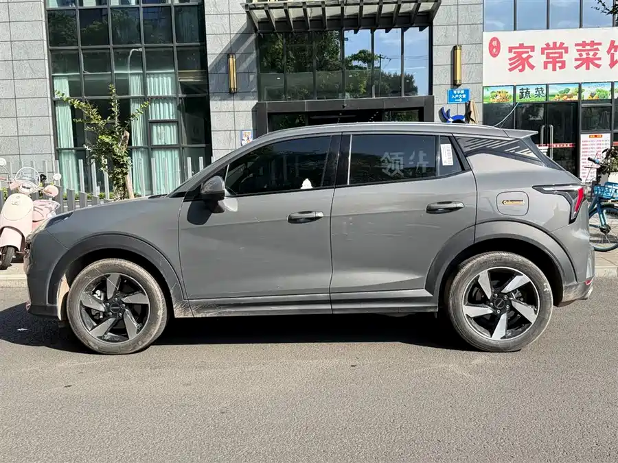 Lynk & Co 06 EM-P