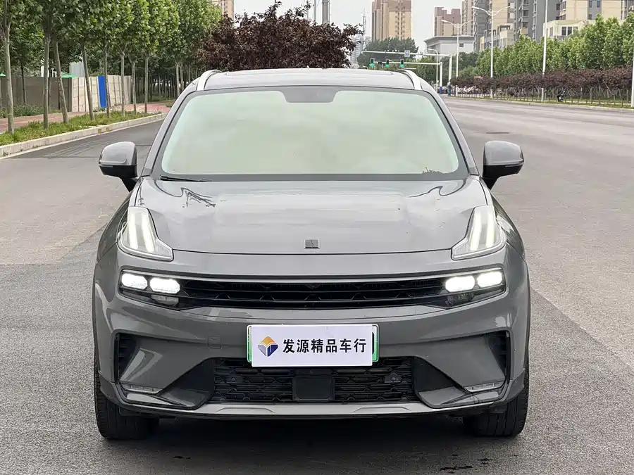Lynk & Co 06 EM-P