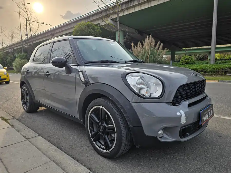 MINI COUNTRYMAN