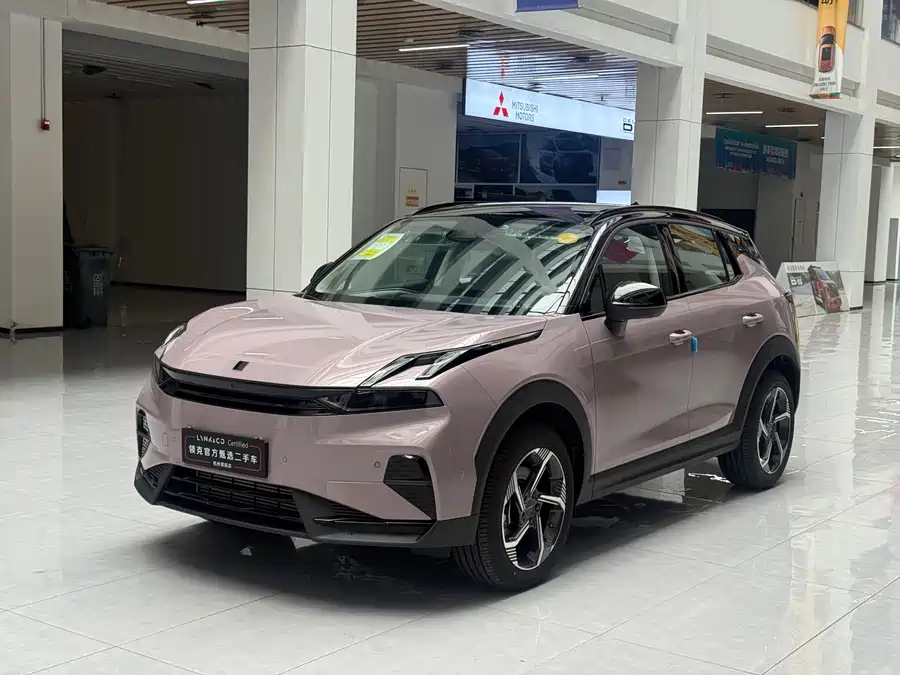Lynk & Co 06
