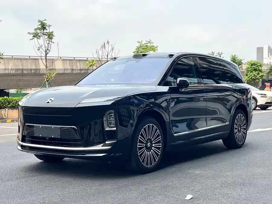 NIO ES8