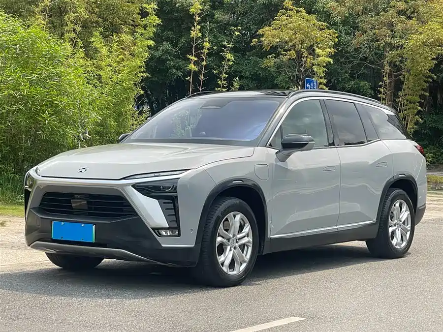 NIO ES8