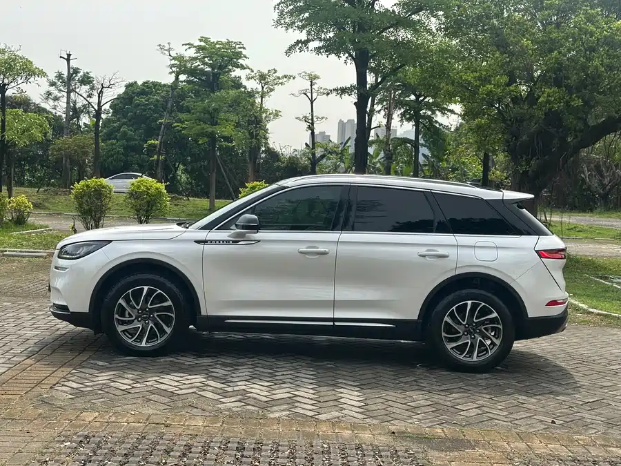 Lincoln Adventurer