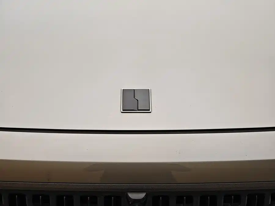 Lynk & Co 05