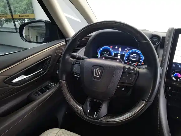 Toyota Crown Vellfire