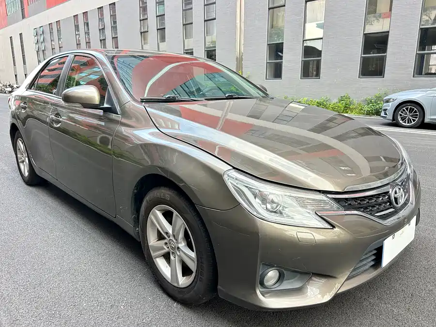 Toyota Reiz