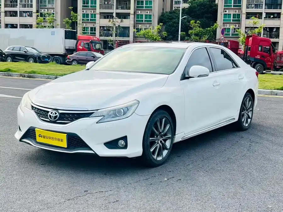 Toyota Reiz