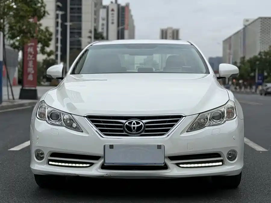 Toyota Reiz