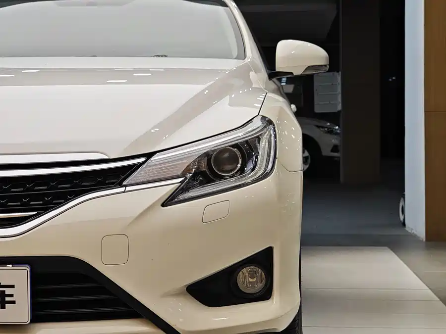 Toyota Reiz