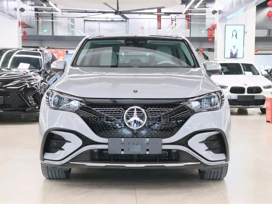 Mercedes Benz EQE SUV
