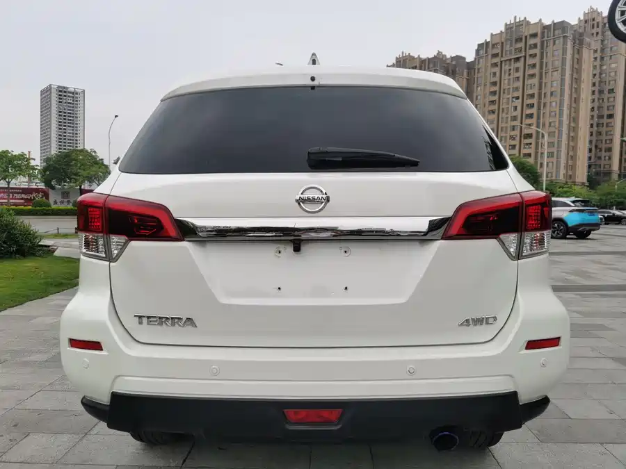 Nissan Terra