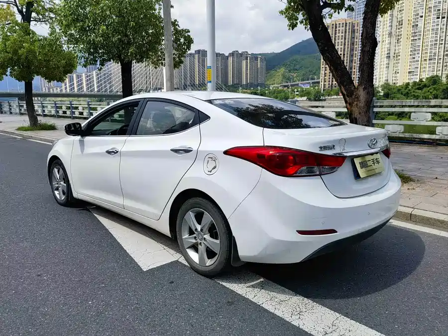 Hyundai Elantra