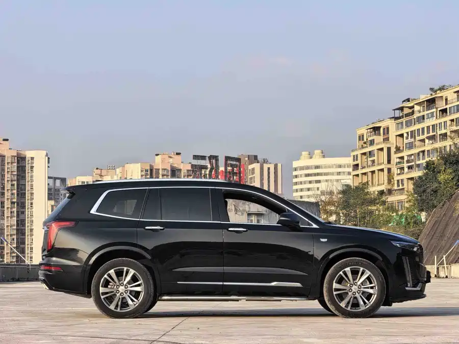 Cadillac XT6