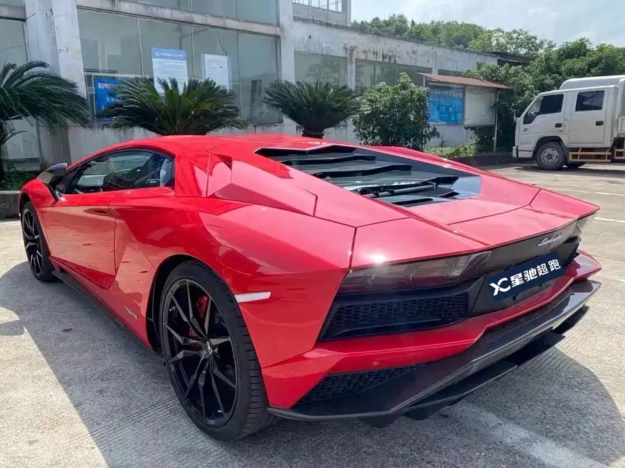 Lamborghini Aventador