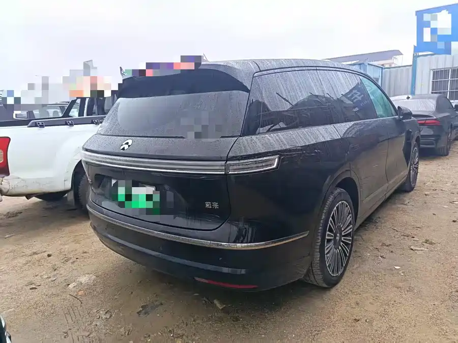NIO ES8