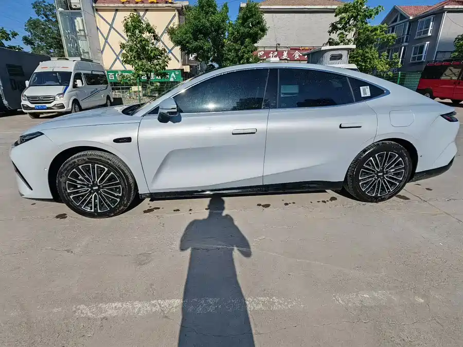Geely Galaxy Star 8