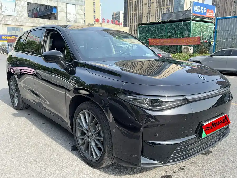 Leapmotor C10