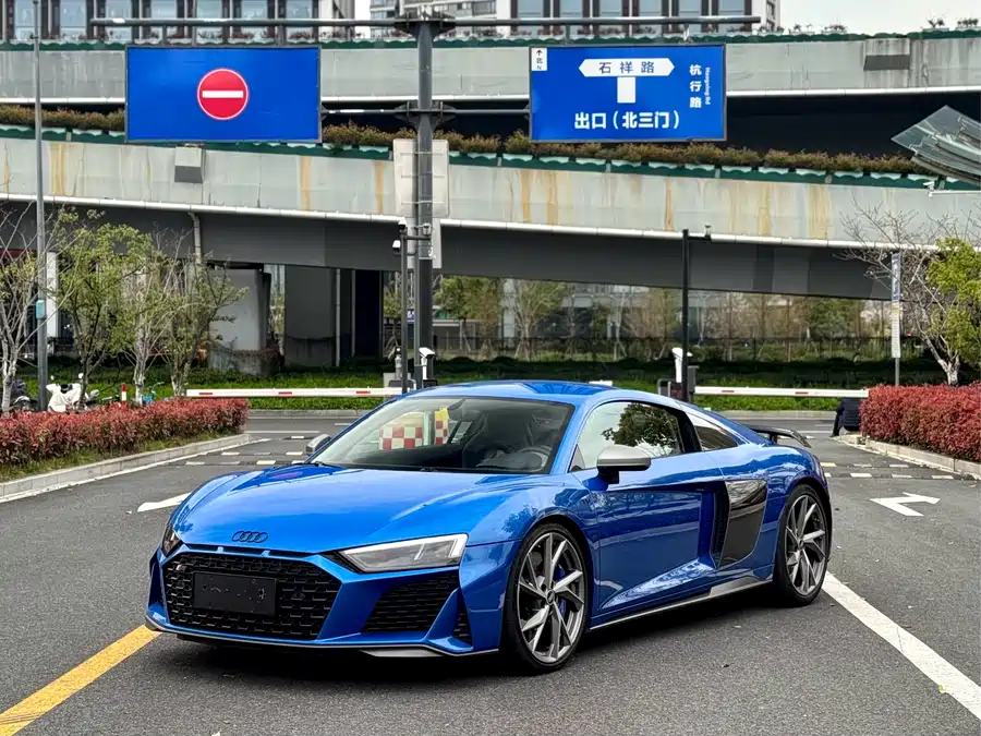 Audi R8