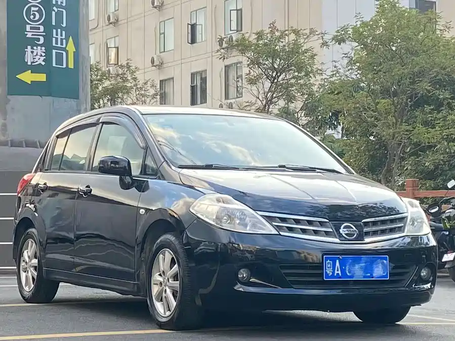 Nissan Tiida