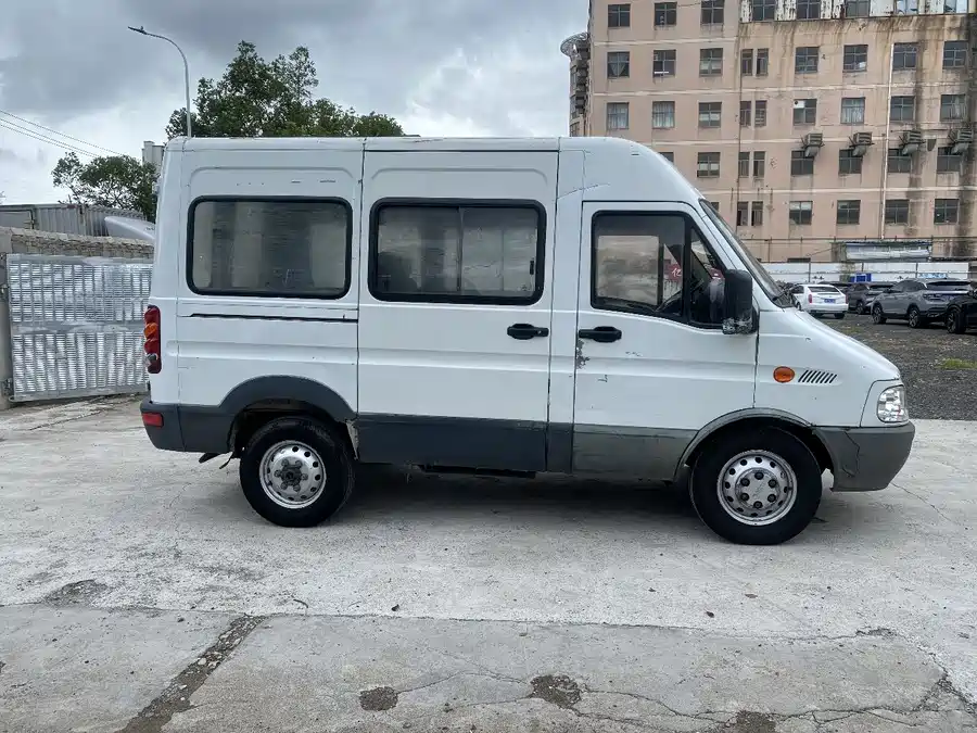 Iveco proud