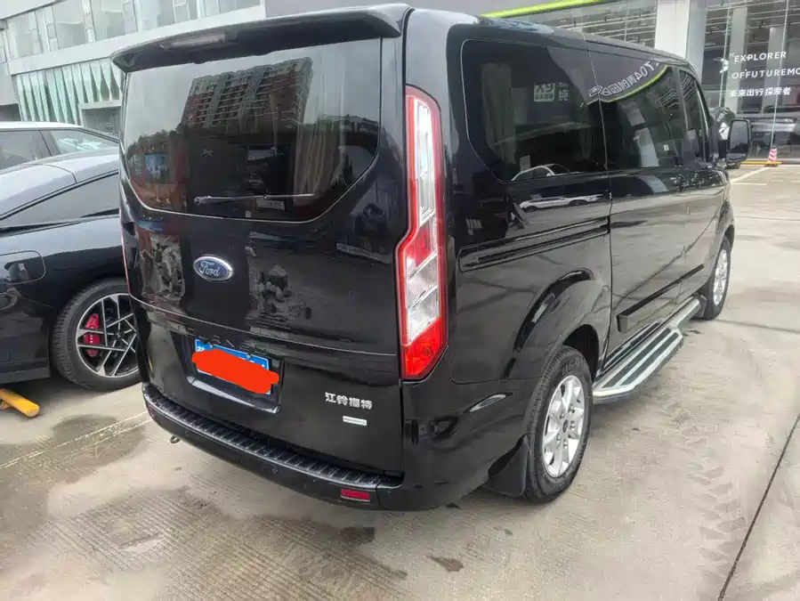 Ford Tourneo