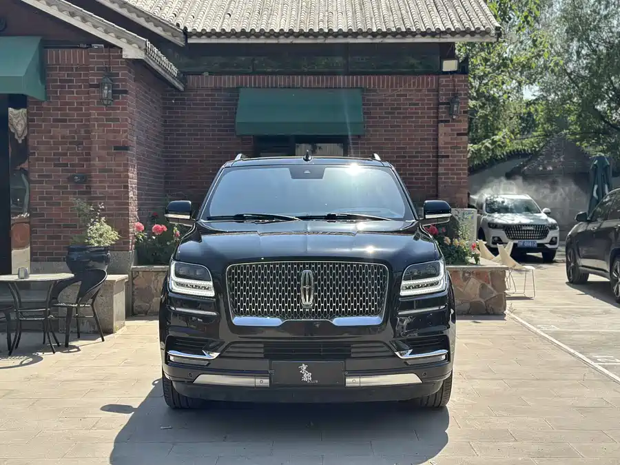 Lincoln Navigator