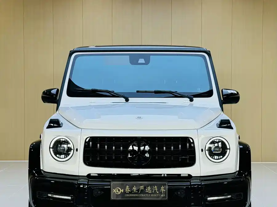 Mercedes Benz G-rated