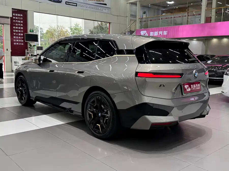 BMW iX M60