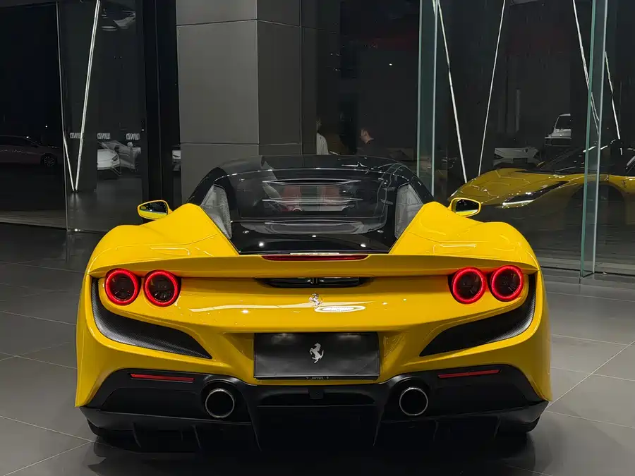 Ferrari F8