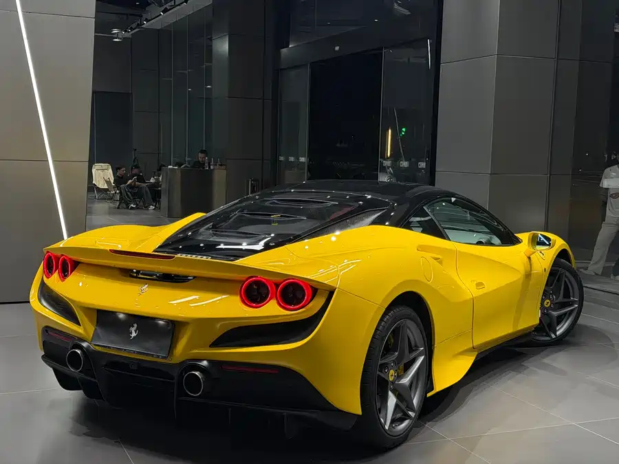 Ferrari F8