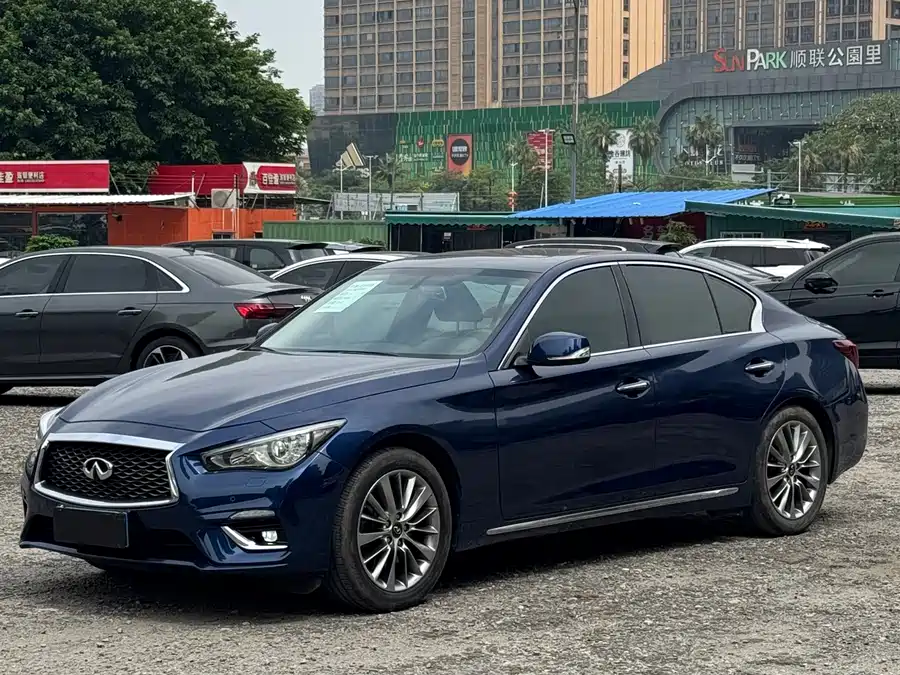 Infiniti Q50L