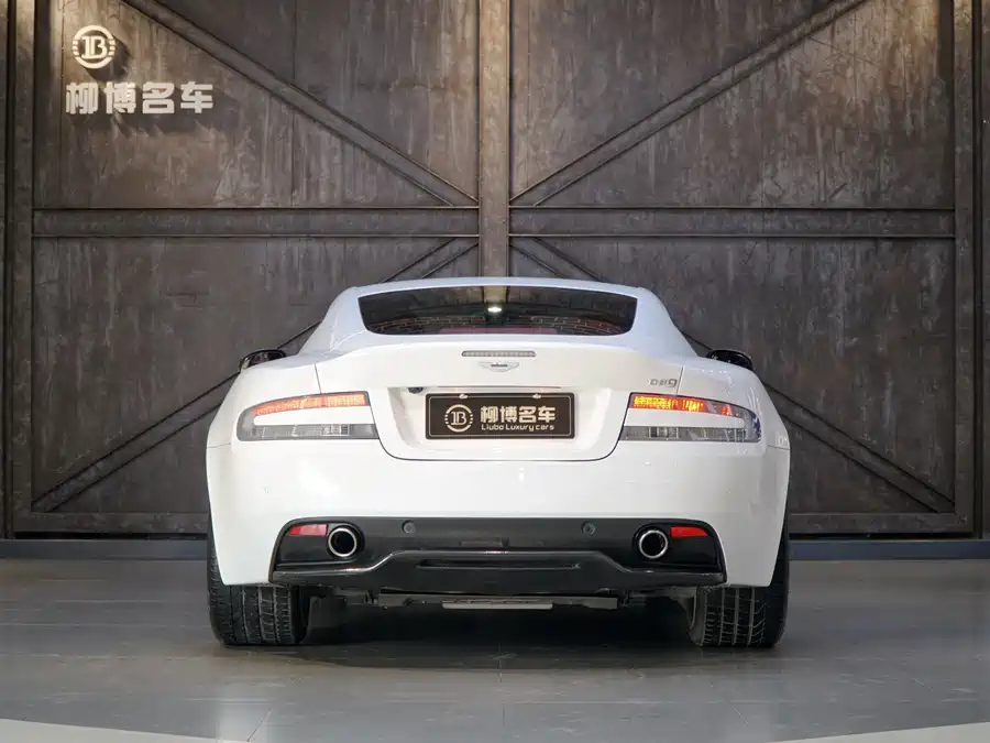 Aston Martin DB9