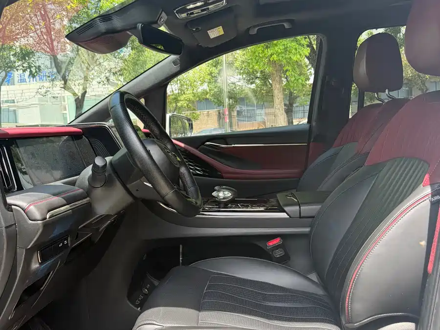GAC Trumpchi M8
