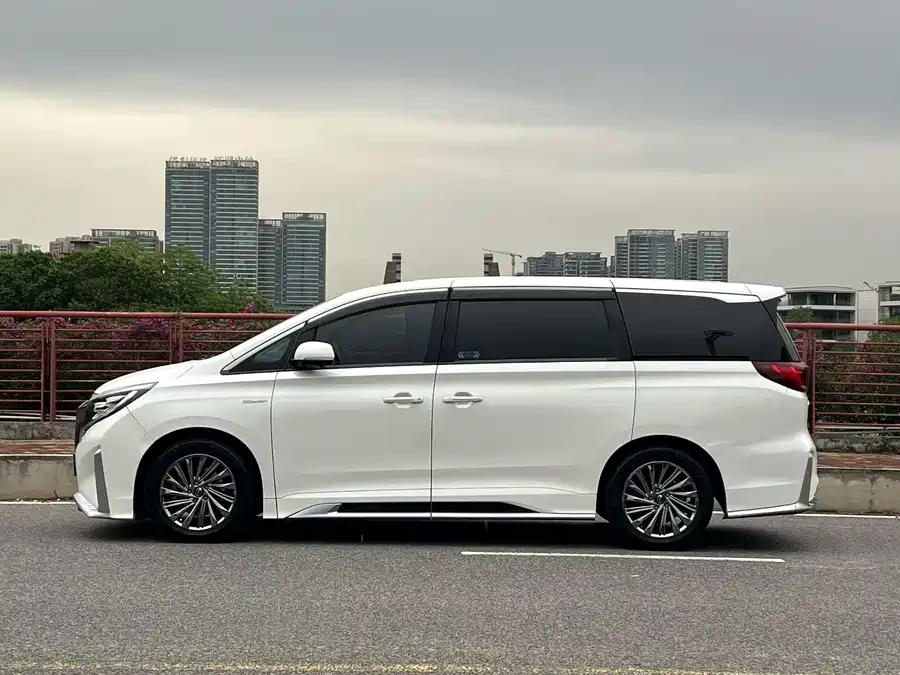 GAC Trumpchi M8