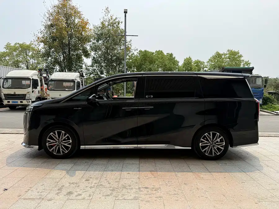 GAC Trumpchi M8