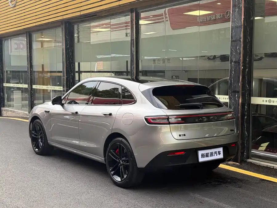 AITO Wenjie M5