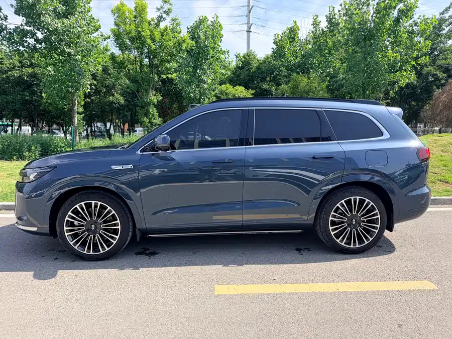 AITO Wenjie M7