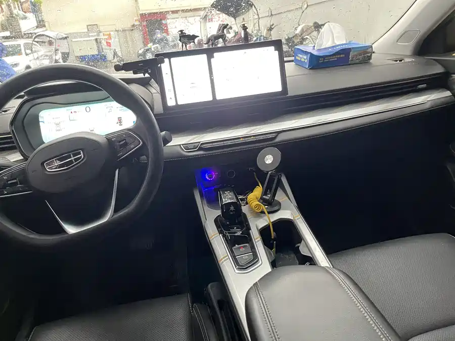 Geely Emgrand L HiP