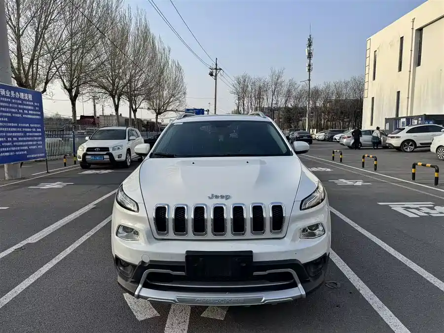 Jeep Cherokee