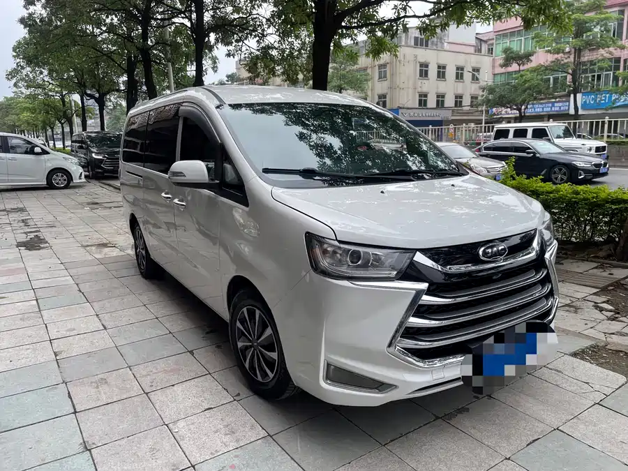 JAC Refine Ruifeng M4
