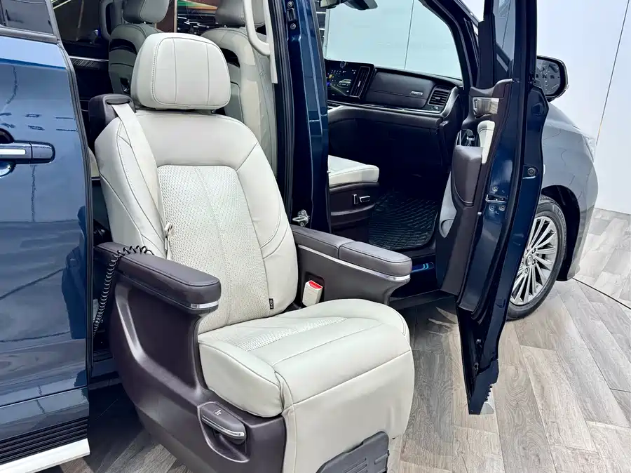 GAC Trumpchi M8