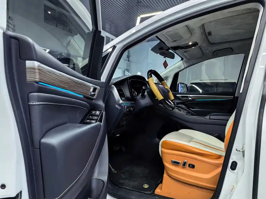 GAC Trumpchi M8