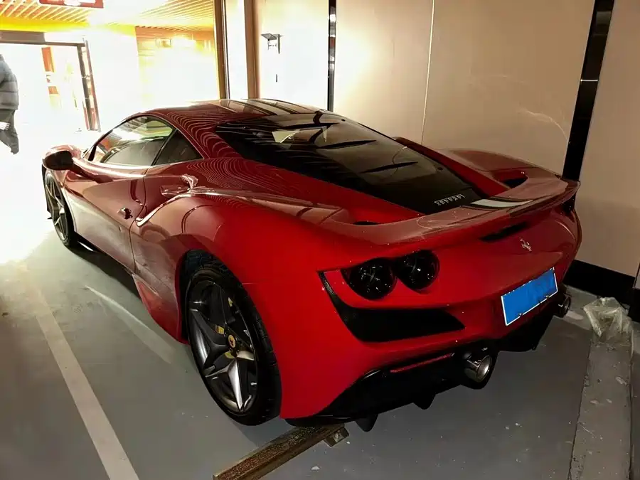 Ferrari F8
