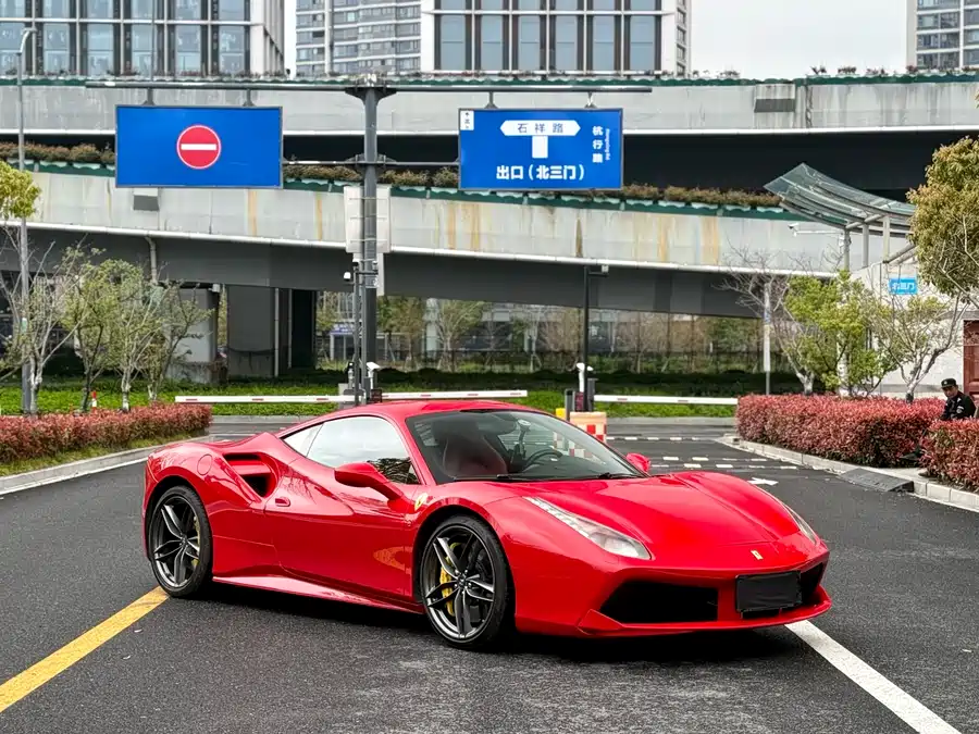 Ferrari 488