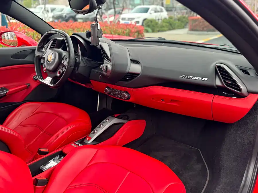 Ferrari 488