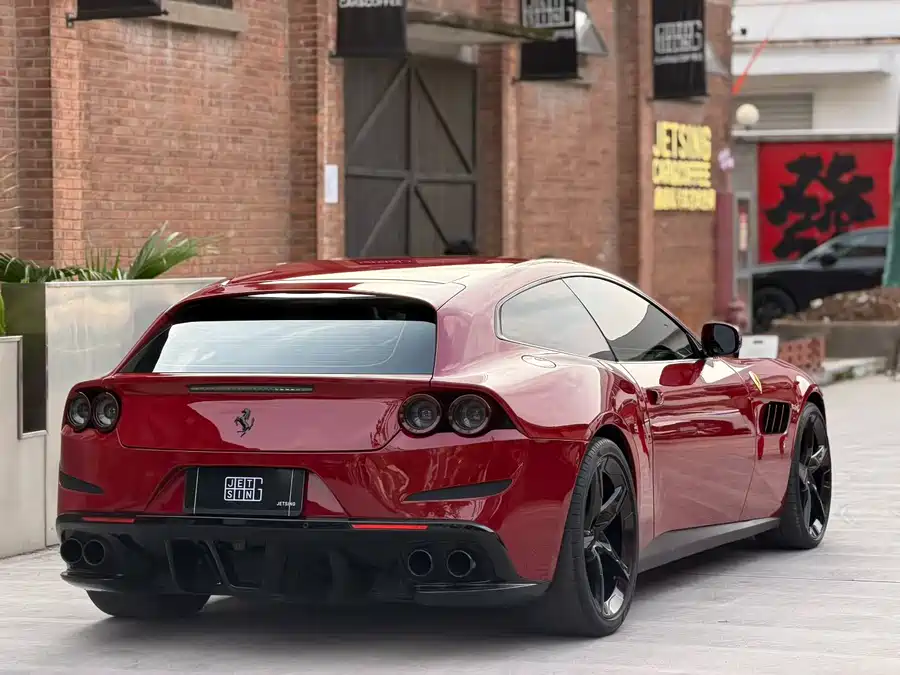 Ferrari GTC4Lusso